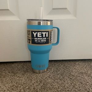 NWT Yeti 35OZ Mug w/ Straw